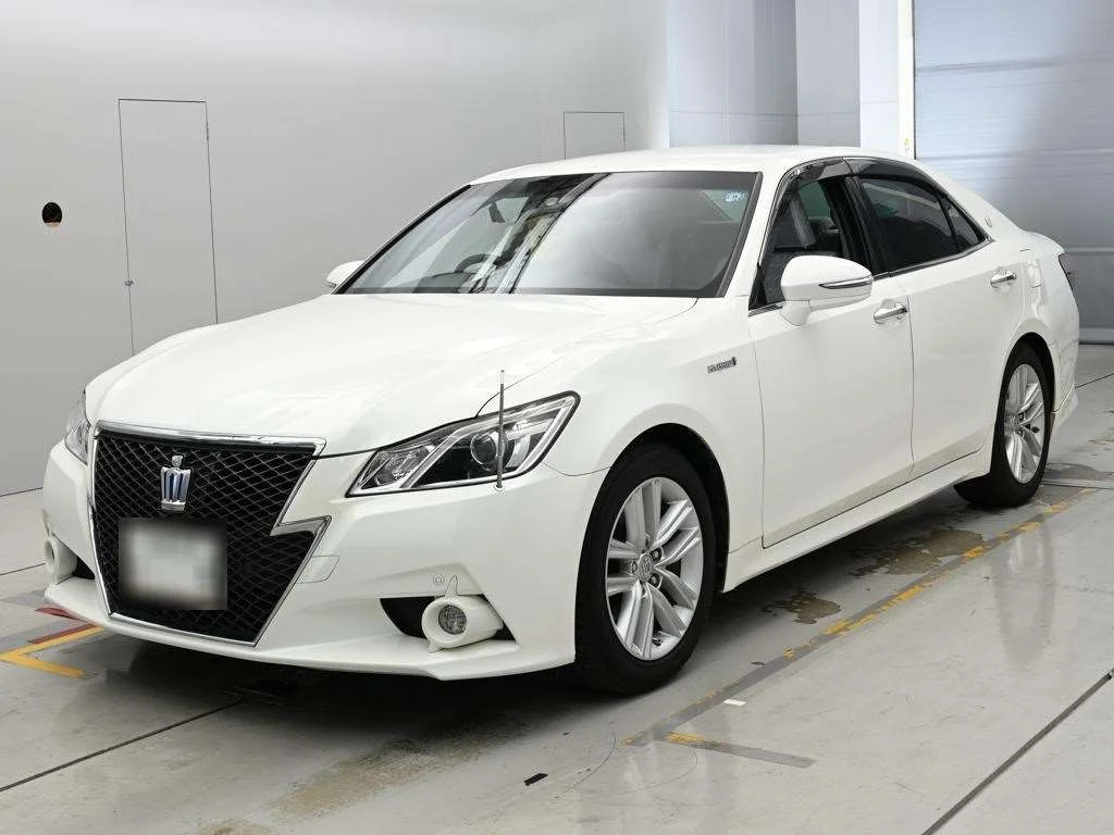 Toyota Crown 2015