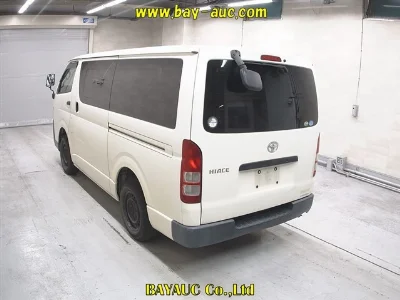 TOYOTA HIACE VAN