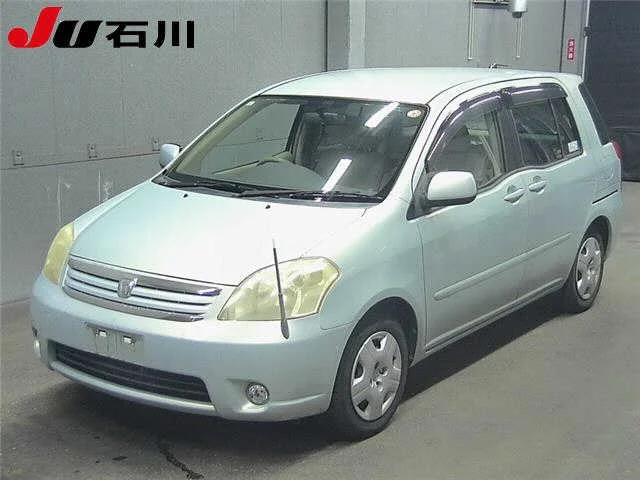Toyota Raum 2003