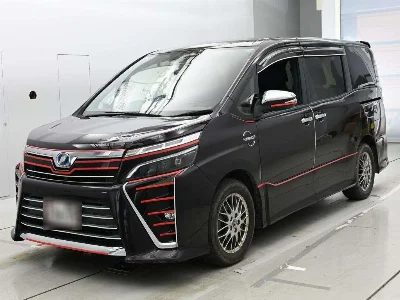 TOYOTA VOXY, 2018 — лот японского аукциона
