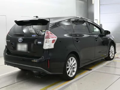 TOYOTA PRIUS ALPHA, 2016 — лот японского аукциона
