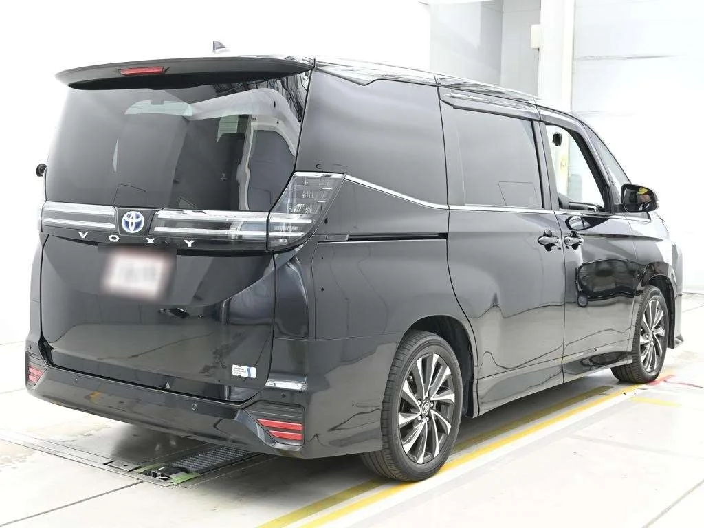 Toyota Voxy 2022