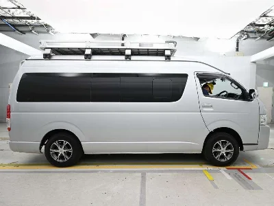 TOYOTA HIACE