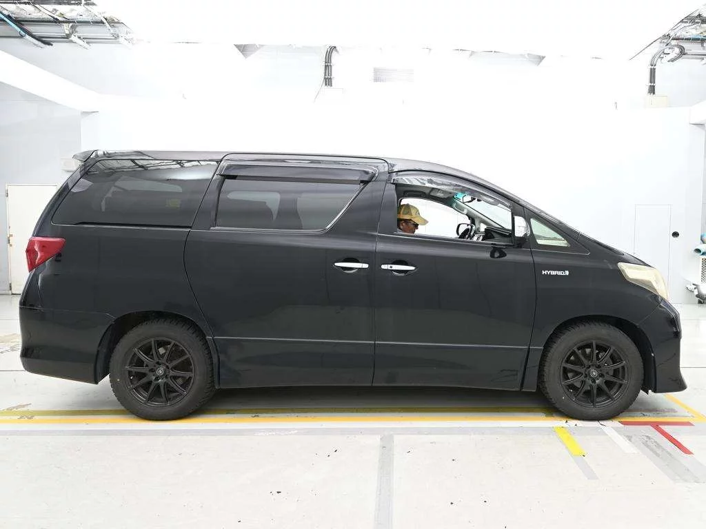 Toyota Alphard  с аукциона в Японии