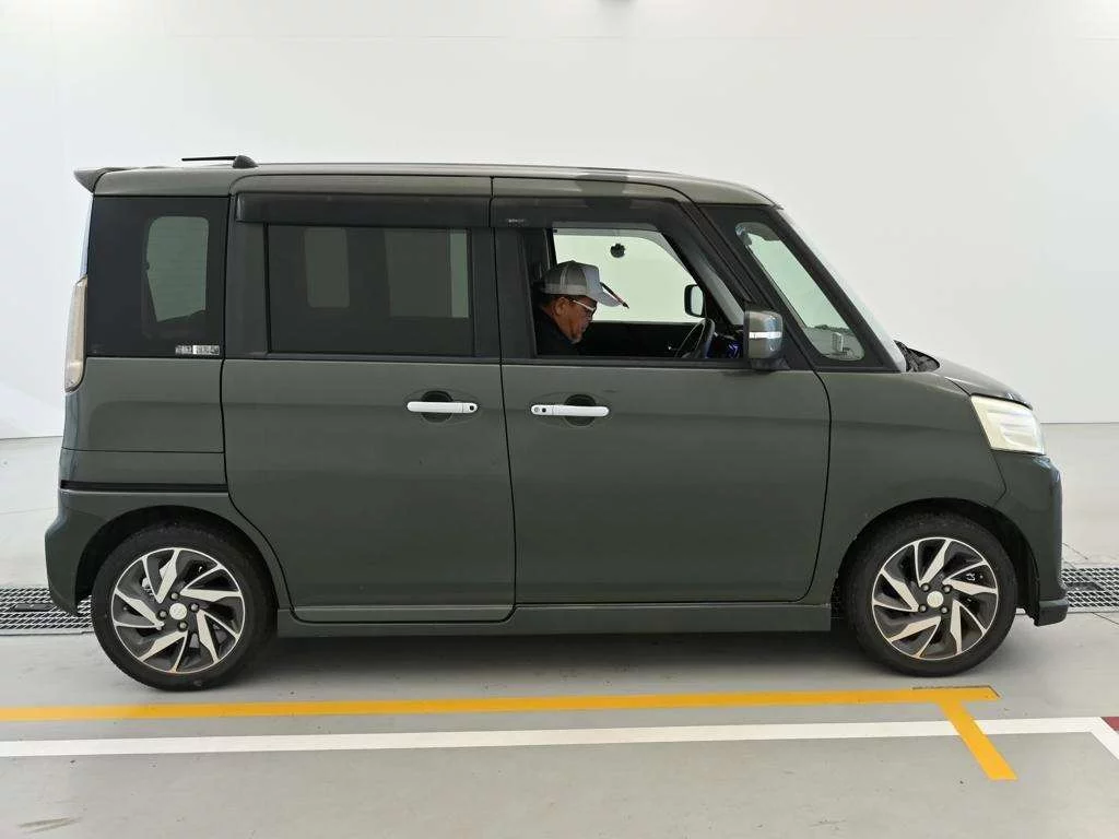 Suzuki Spacia Custom  с аукциона в Японии