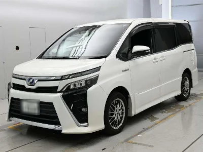 TOYOTA VOXY, 2017 — лот японского аукциона