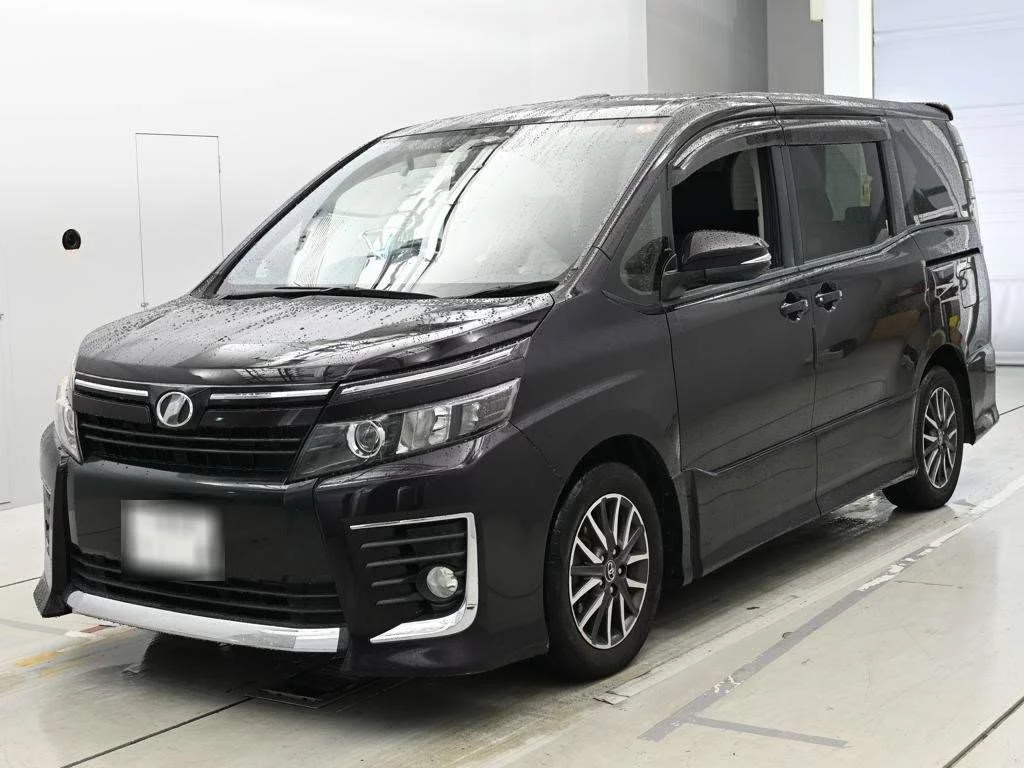 Toyota Voxy 2014