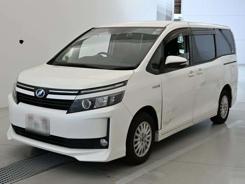 Toyota Voxy 2016