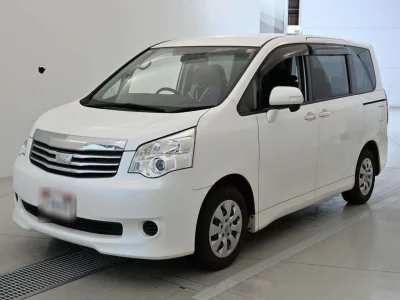 TOYOTA NOAH, 2013 — лот японского аукциона