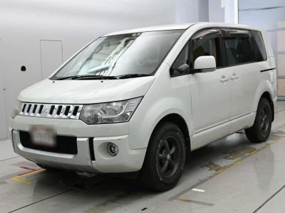 MITSUBISHI DELICA D5