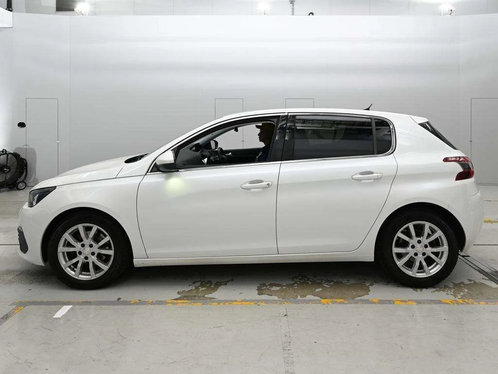 Peugeot 308  с аукциона в Японии