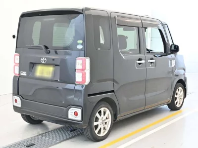 TOYOTA PIXIS MEGA