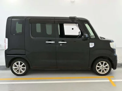 TOYOTA PIXIS MEGA