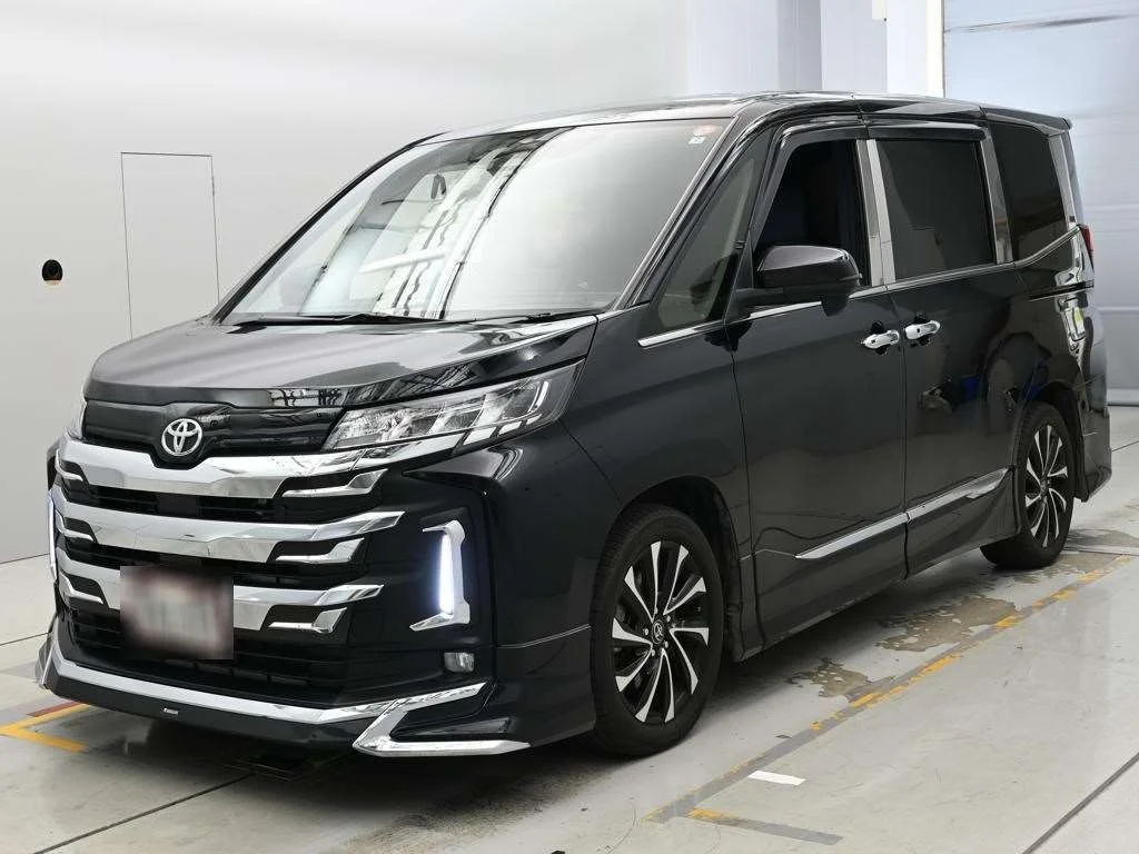 Toyota Noah 2022