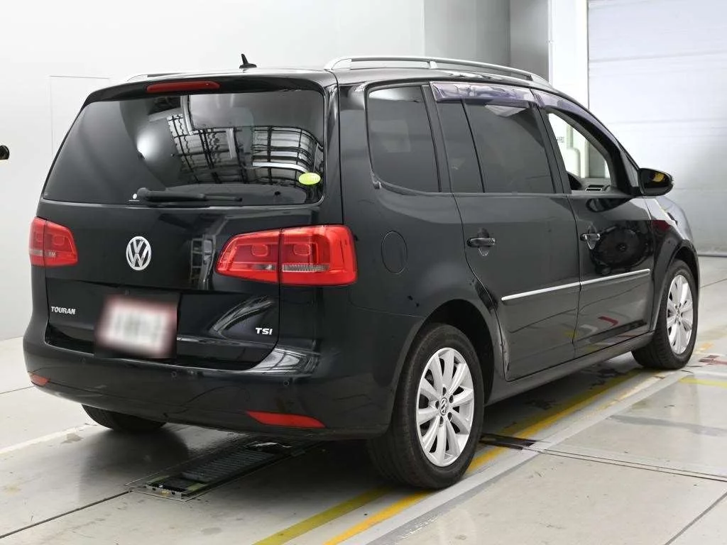 Volkswagen Touran  с аукциона в Японии