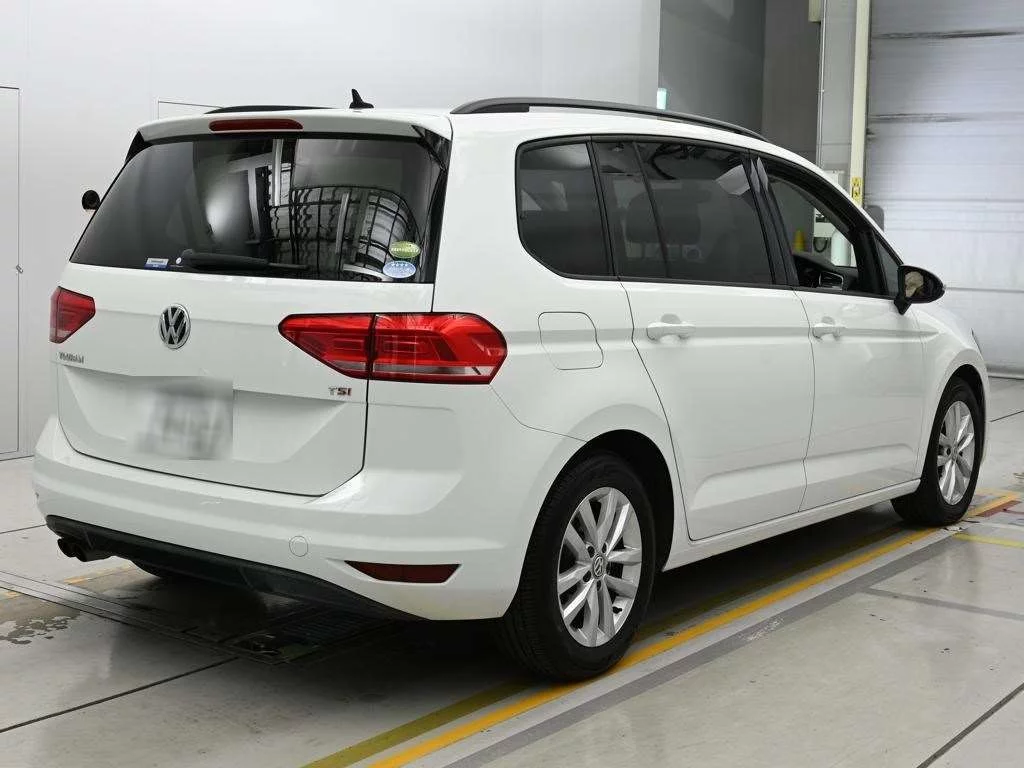 Volkswagen Touran  с аукциона в Японии