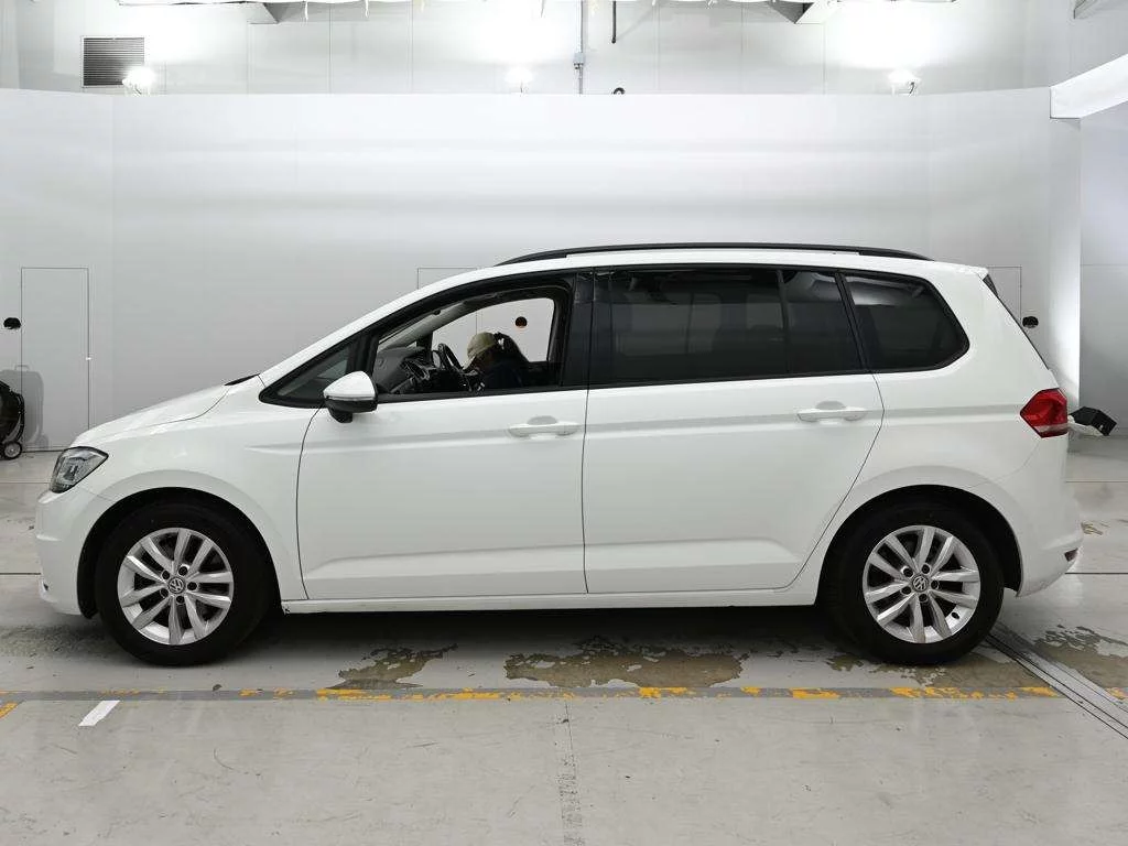 Volkswagen Touran  с аукциона в Японии