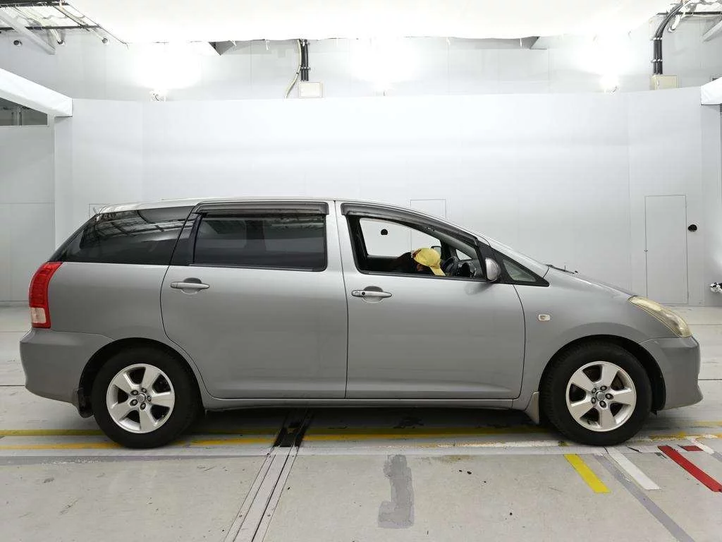 Toyota Wish  с аукциона в Японии