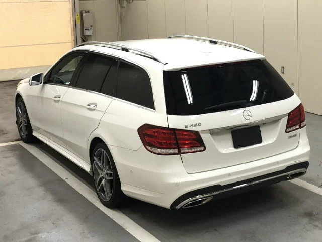 Mercedes-Benz E-Class  с аукциона в Японии