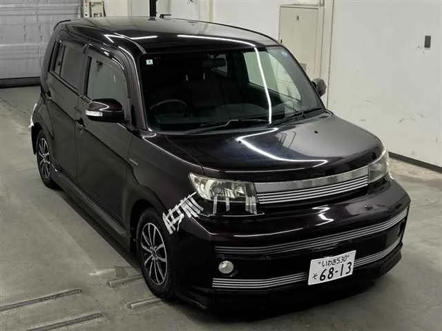 Toyota bB 2010