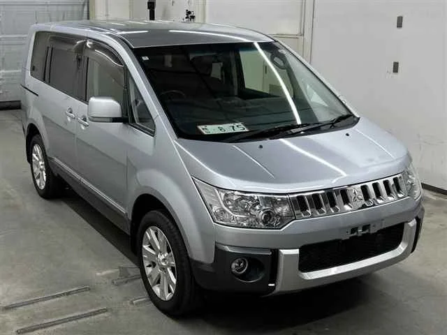 Mitsubishi Delica D:5 2014