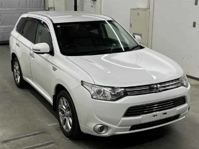 MITSUBISHI OUTLANDER PHEV