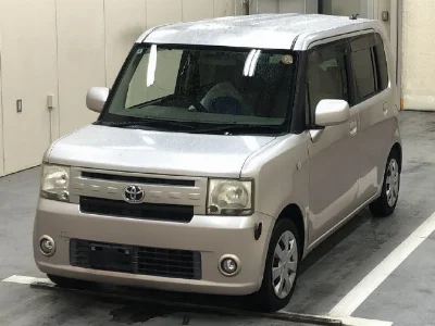 TOYOTA PIXIS SPACE