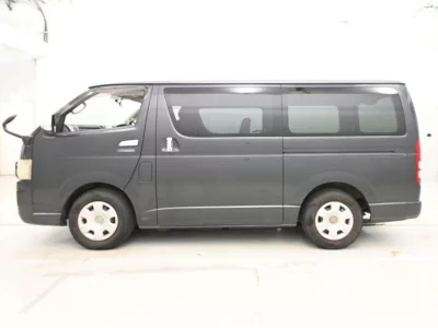TOYOTA REGIUS VAN