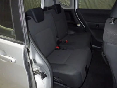 MITSUBISHI DELICA D2