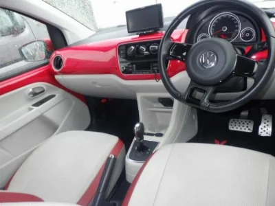 VOLKSWAGEN UP!