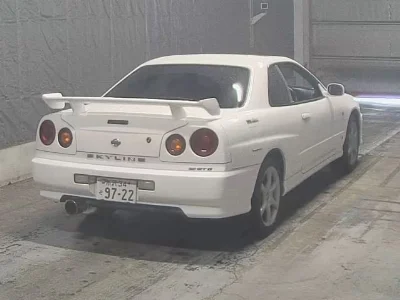 NISSAN SKYLINE