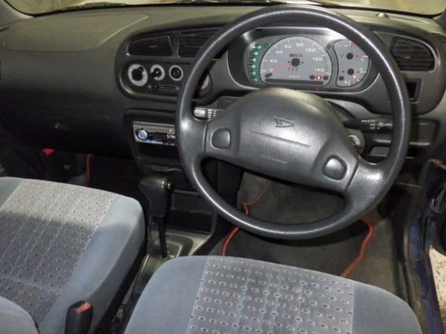 Daihatsu Mira  с аукциона в Японии