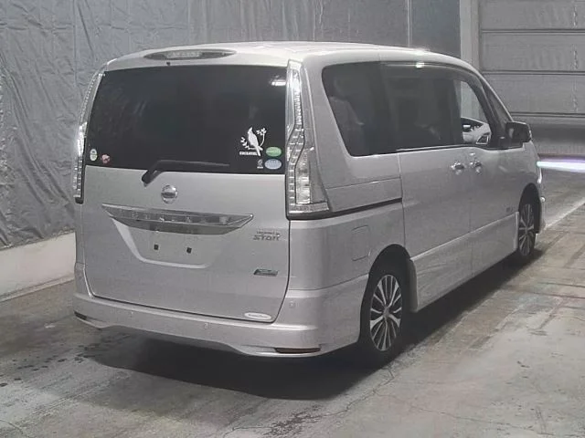 Nissan Serena 2015