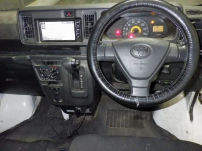 TOYOTA PIXIS VAN
