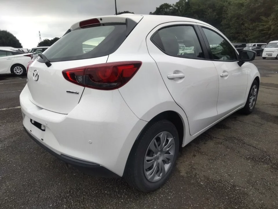 Mazda Mazda2 2021