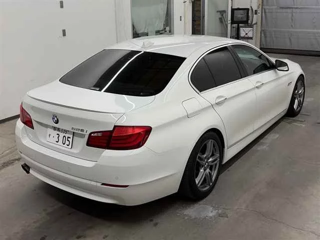 BMW 5-Series  с аукциона в Японии