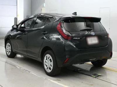 TOYOTA AQUA, 2025 — лот японского аукциона