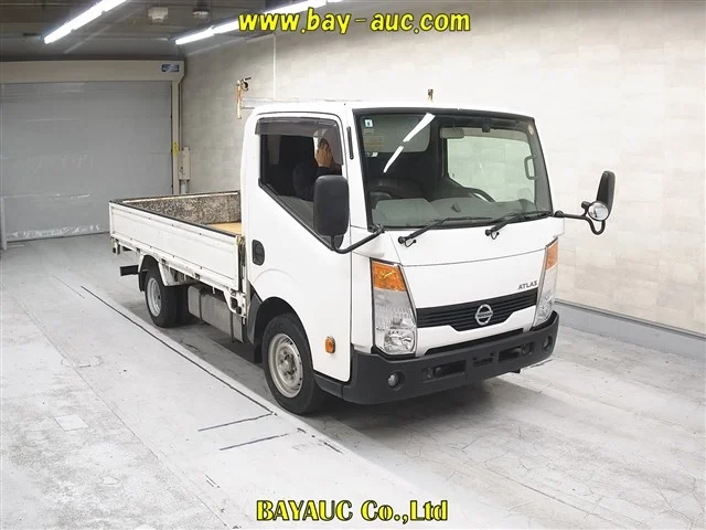 Nissan Atlas 2015