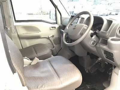 NISSAN CLIPPER VAN