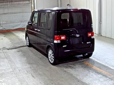 DAIHATSU TANTO, 2011 — лот японского аукциона