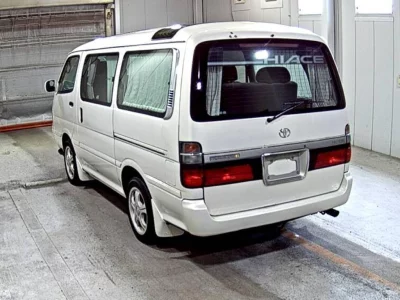 TOYOTA HIACE