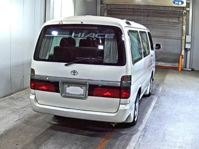 TOYOTA HIACE