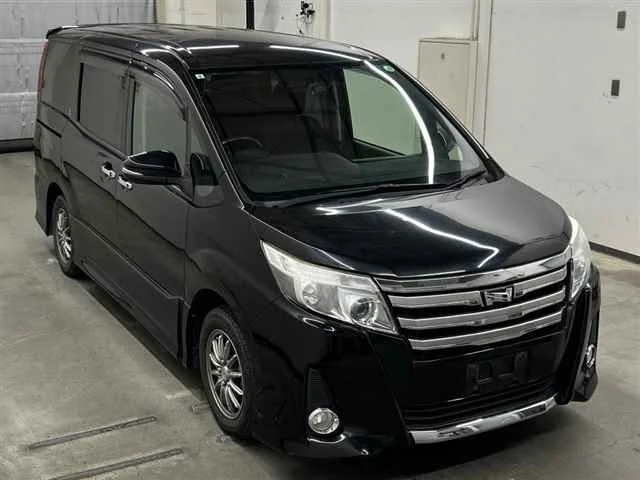 Toyota Noah 2015