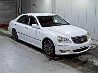 TOYOTA CROWN MAJESTA