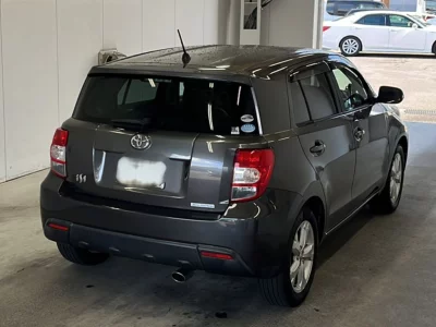 TOYOTA IST