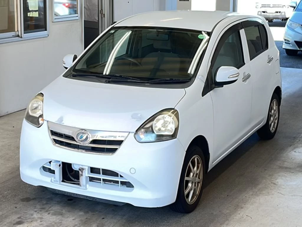 Daihatsu Mira e:S 2011