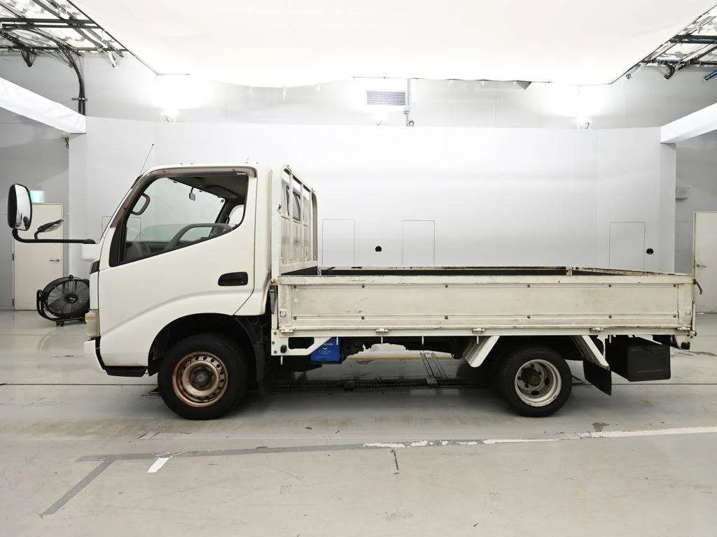 Toyota Dyna  с аукциона в Японии