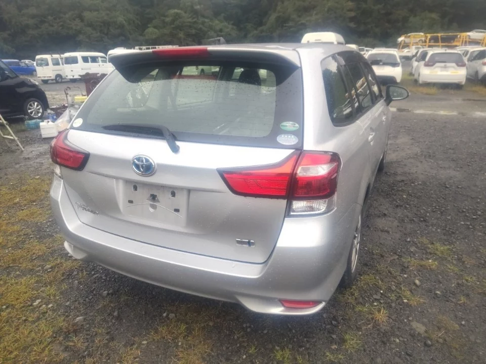 Toyota Corolla Fielder 2016
