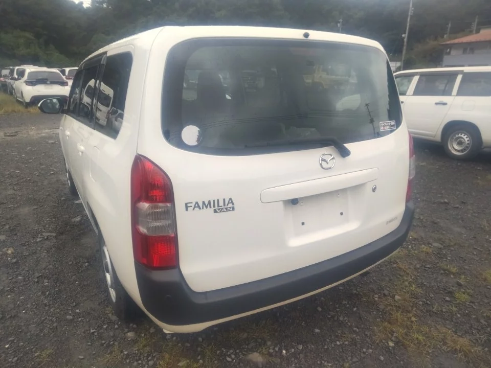 Mazda Familia  с аукциона в Японии