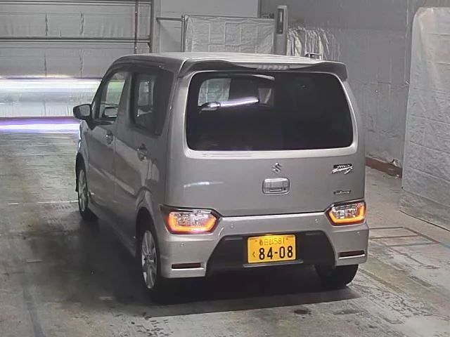 Suzuki Wagon R Custom  с аукциона в Японии